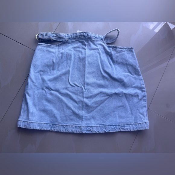 Revolve We Wore What Skirt Women M Denim Cut Out Mini Light Wash 90s Y2K Casual - Picture 14 of 14